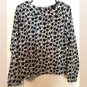 Black/white floral top